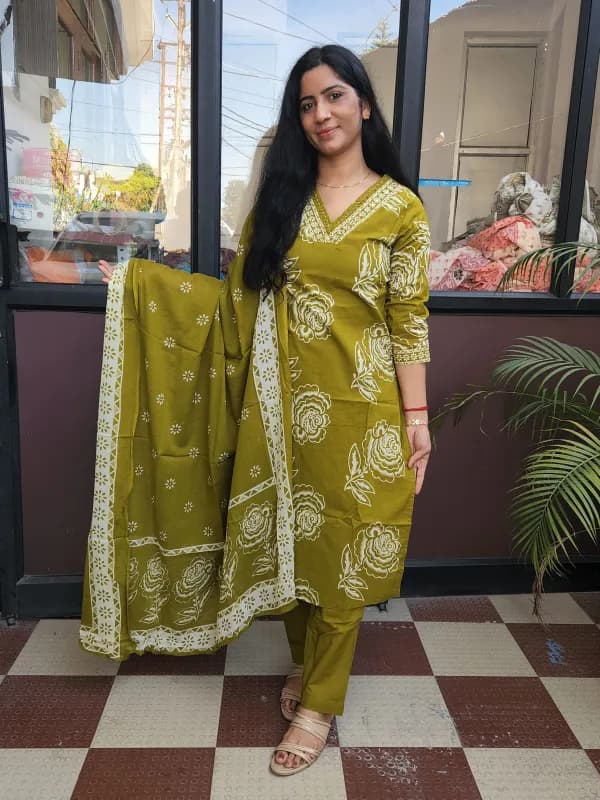 Elegant Green Cotton Kurti Set with Handwork Neckline