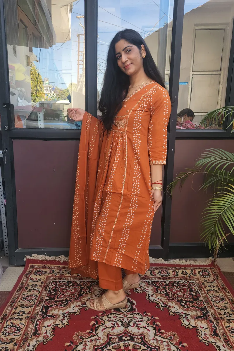 Elegant Orange Printed Kurti Set in Pure Cotton - image 2