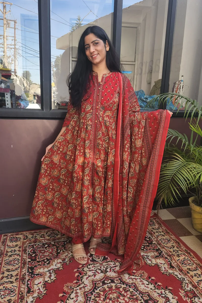 Pure Cotton Printed Anarkali Kurti Set with Dupatta – Red - image 4