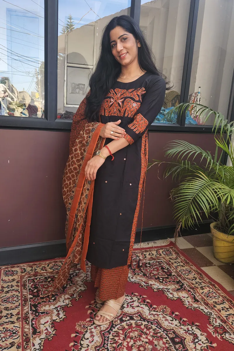 Elegant Black Cotton Kurti Set with Applique Work - image 2