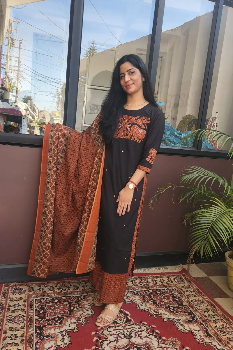 Elegant Black Cotton Kurti Set with Applique Work - image 5