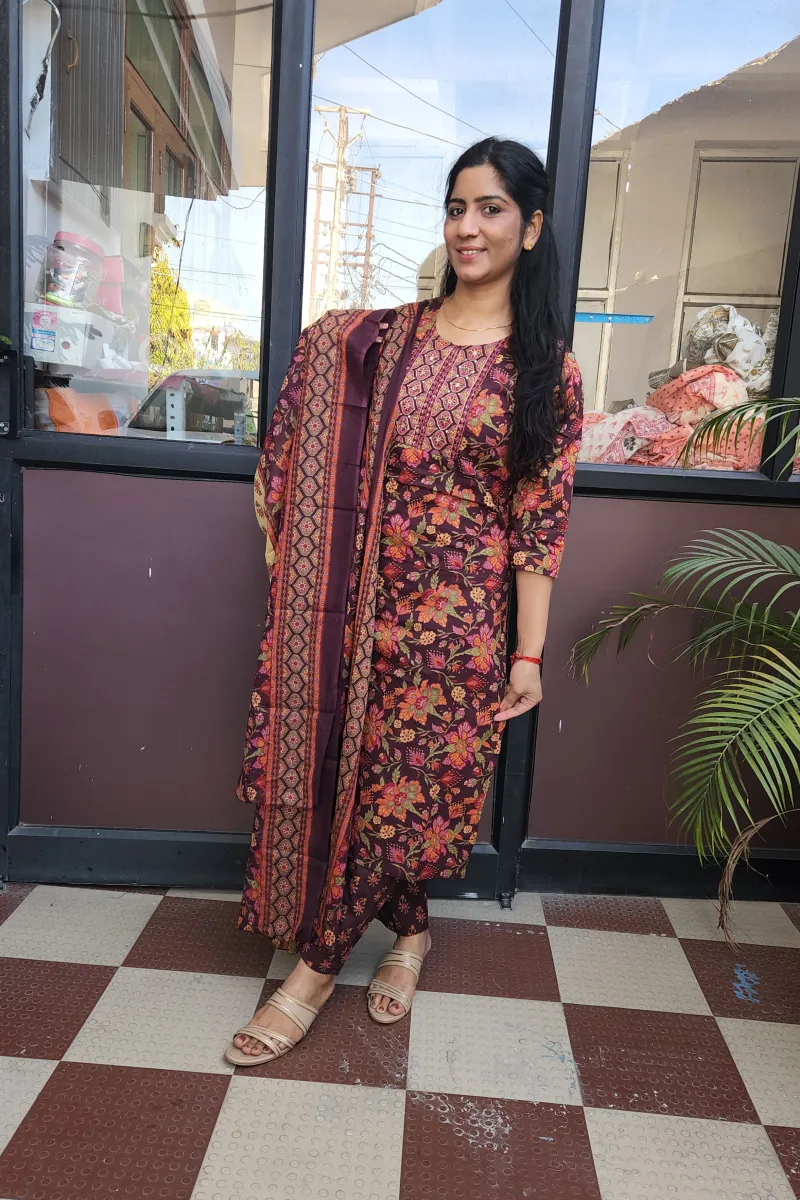 Graceful Maroon Printed Straight Kurti Set in Pure Cotton - image 3