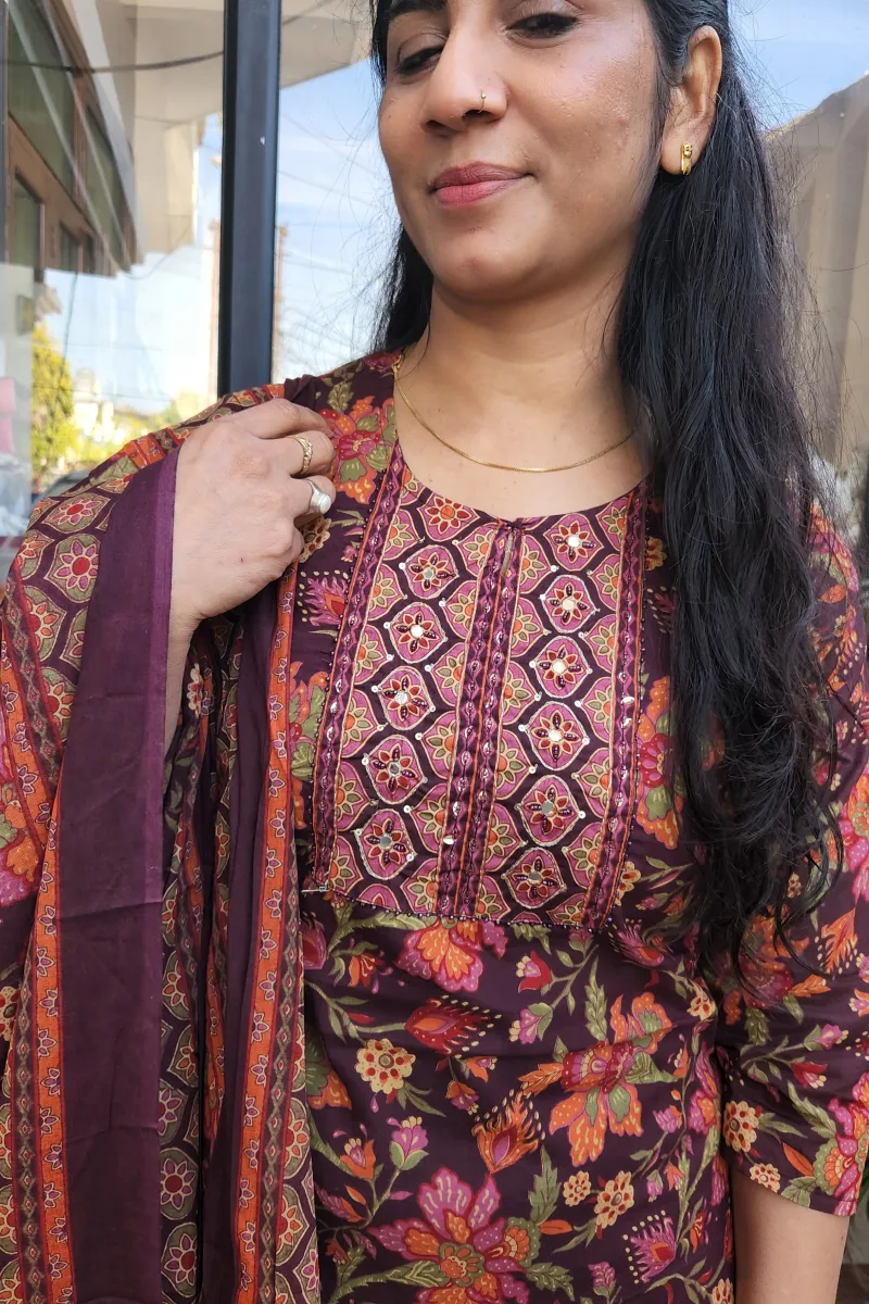 Graceful Maroon Printed Straight Kurti Set in Pure Cotton - image 4