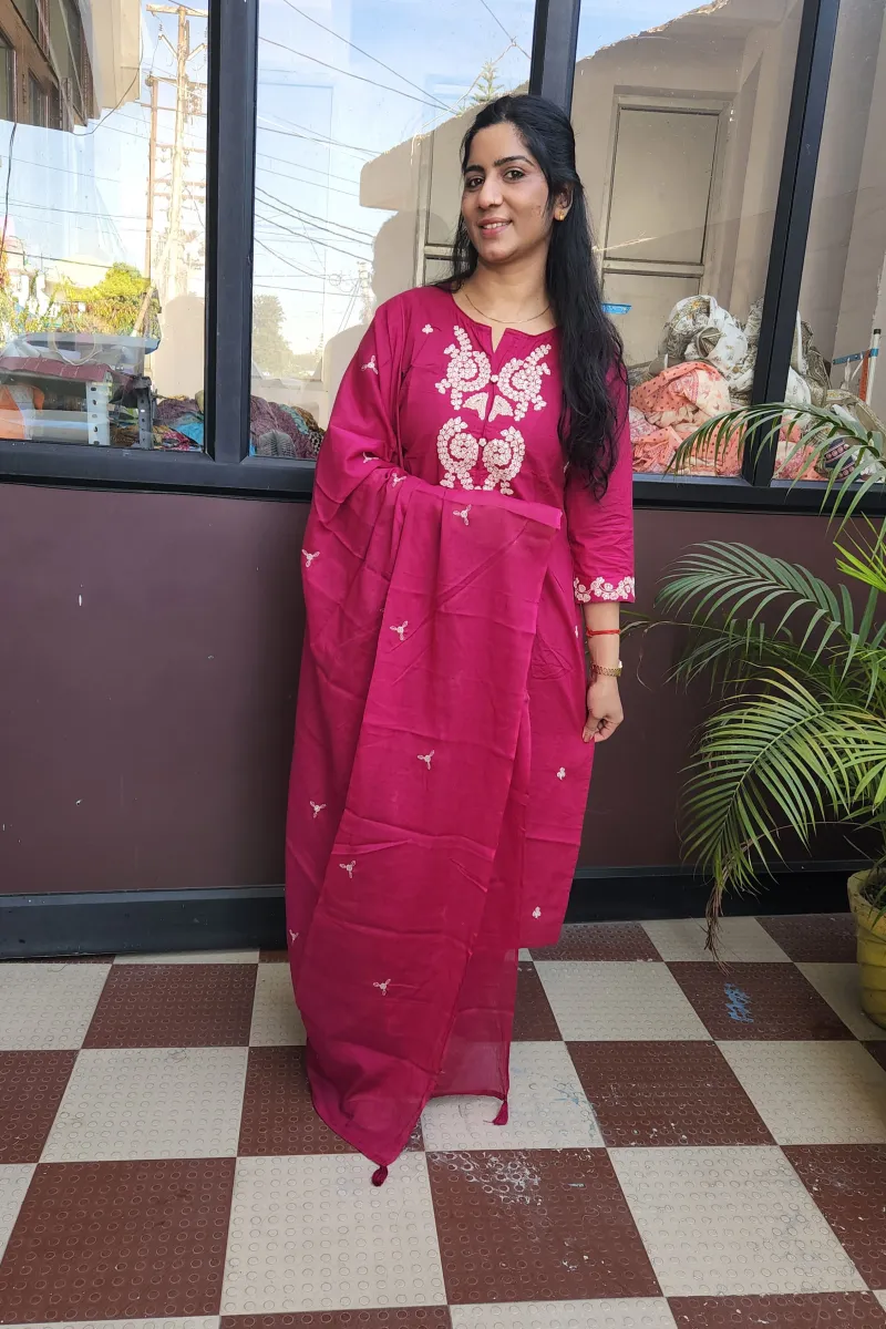 Elegant Deep Pink Straight Kurti Set with Embroidery in Pure Cotton - image 3