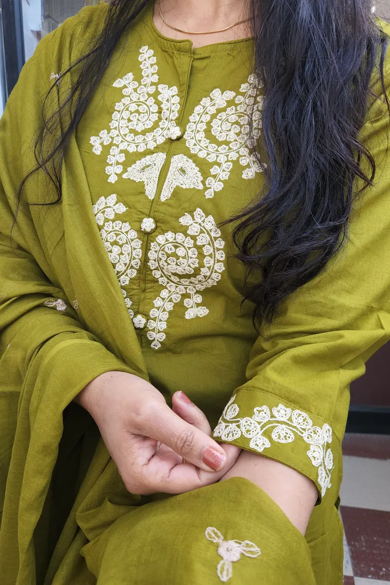 Elegant Green Straight Kurti Set with White Embroidery in Pure Cotton - image 3