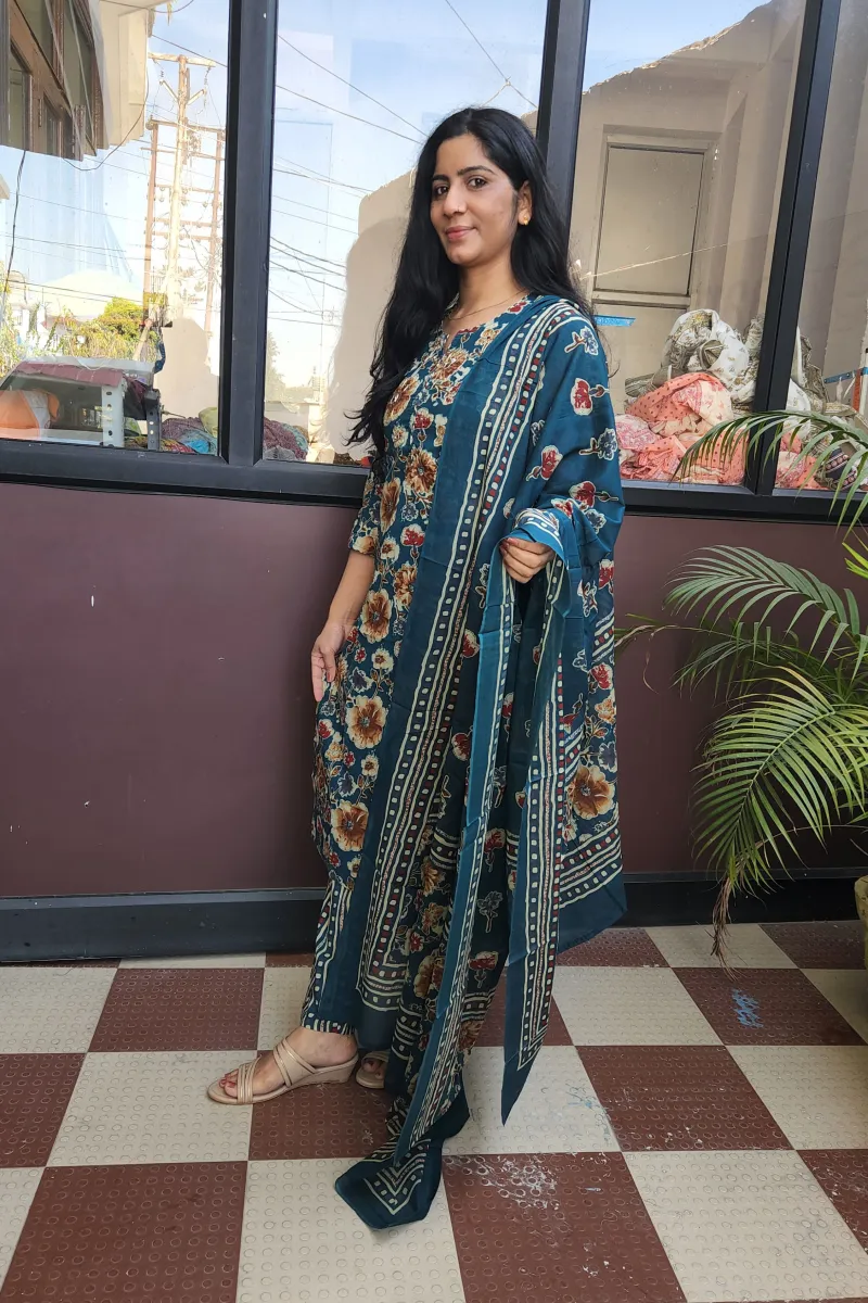Elegant Dark Teal Cotton Kurti Set with Floral Print - image 3