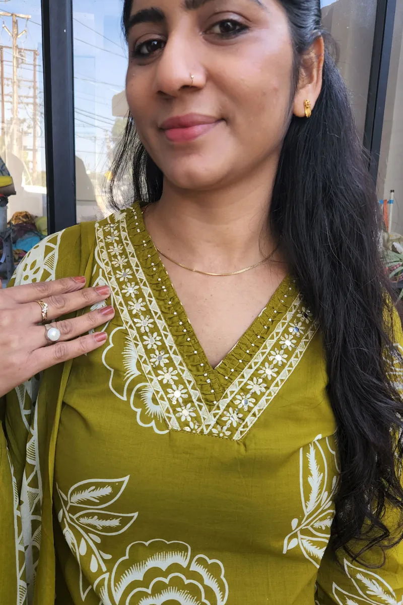Elegant Green Cotton Kurti Set with Handwork Neckline - image 3