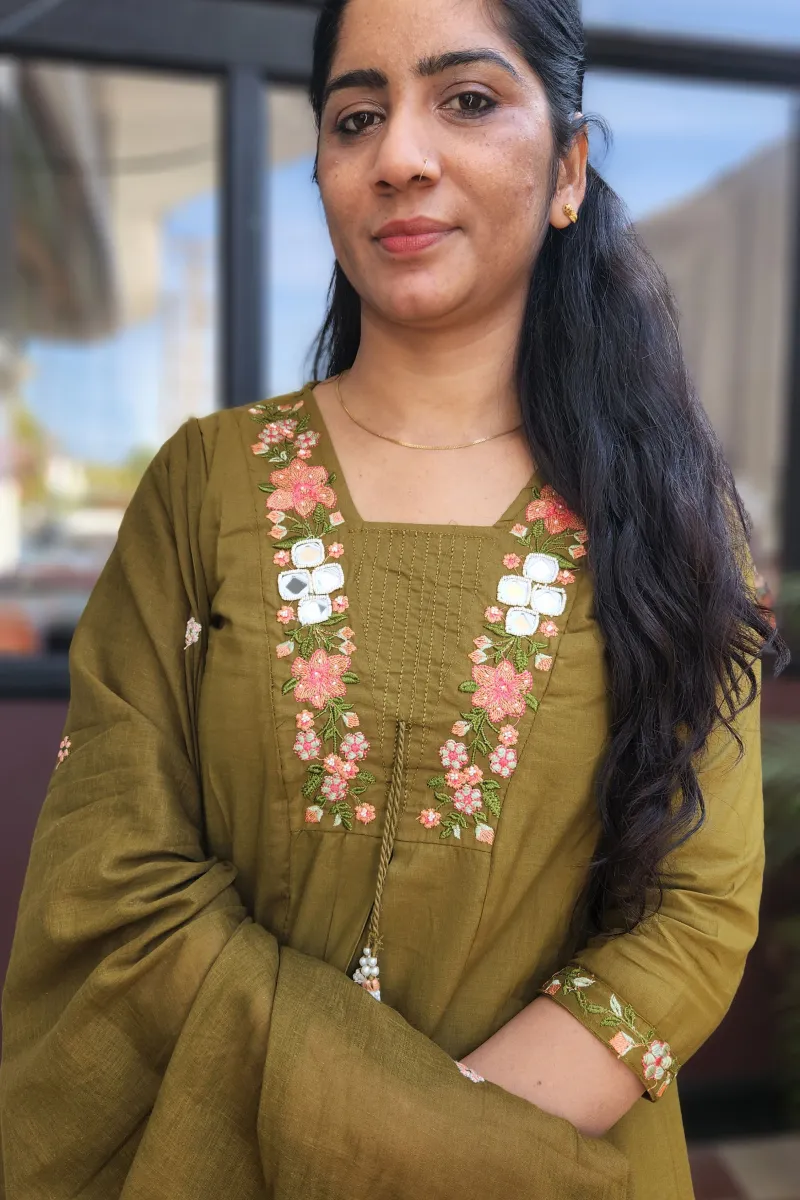 Elegant Olive Green A-Line Kurti Set in Pure Cotton - image 4