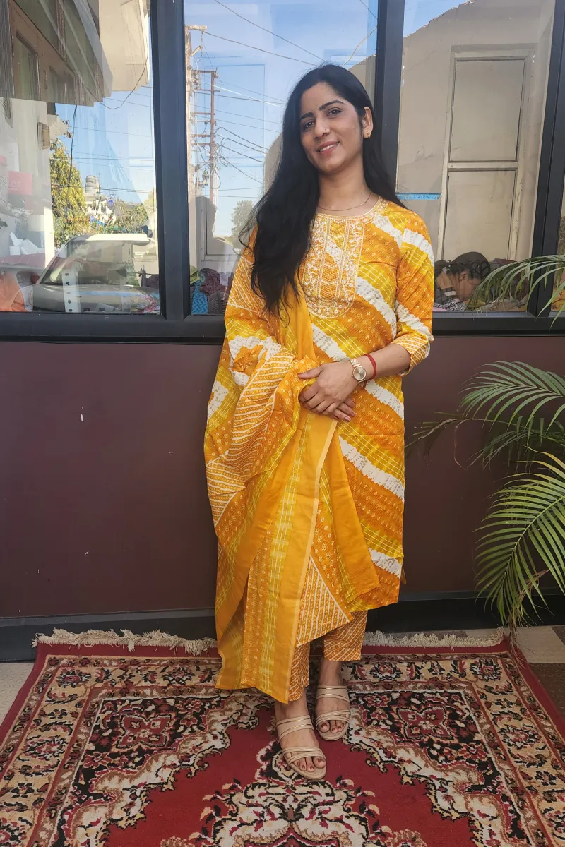 Elegant Yellow Semi Cotton Straight Kurti Set with Dupatta - image 1