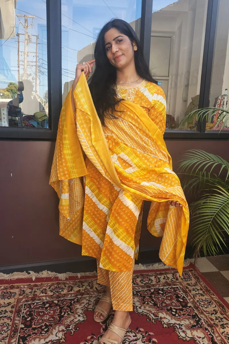 Elegant Yellow Semi Cotton Straight Kurti Set with Dupatta - image 2