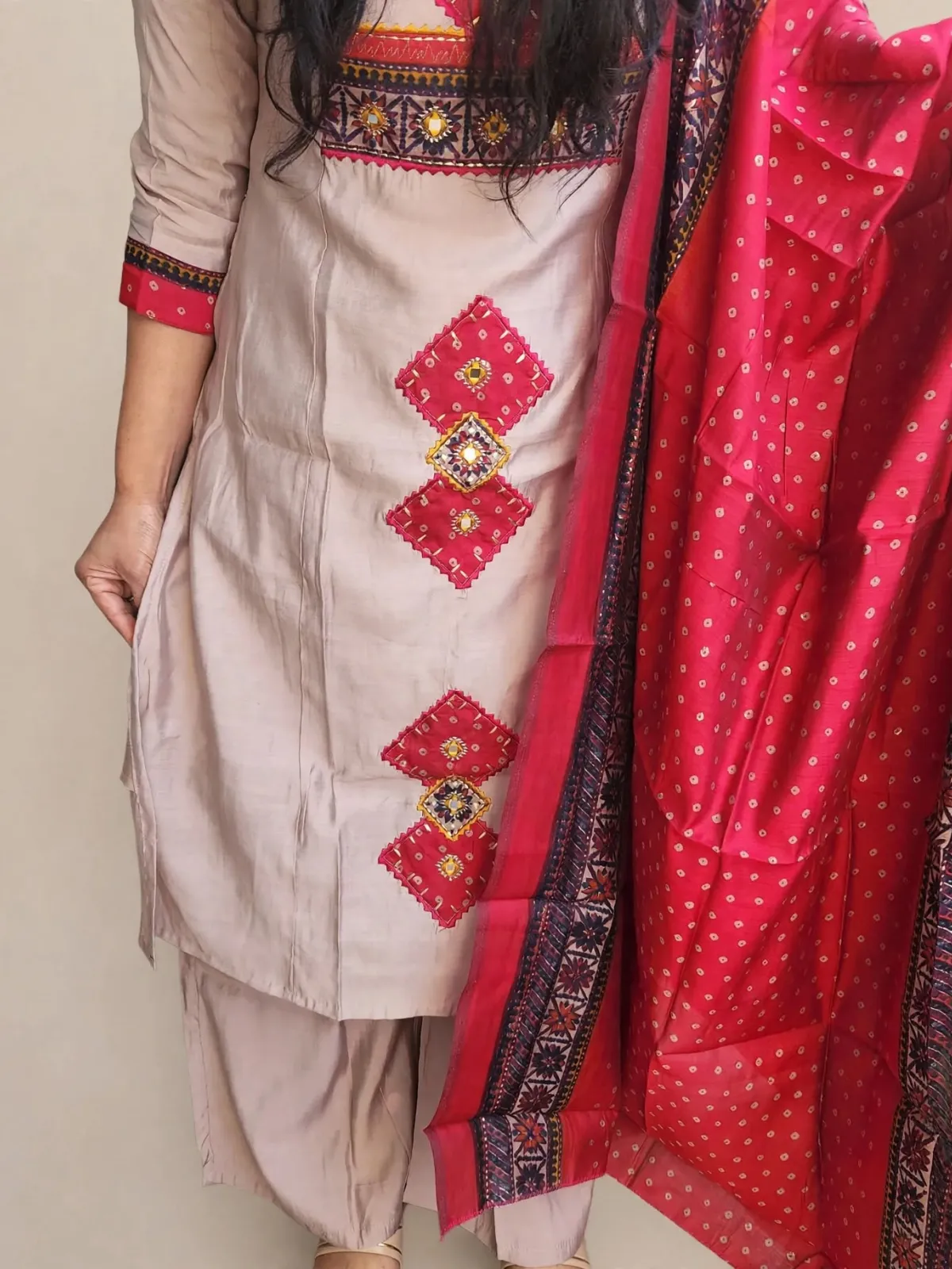 Elegant Light Pink Silk Kurti Set with Applique Work - image 4